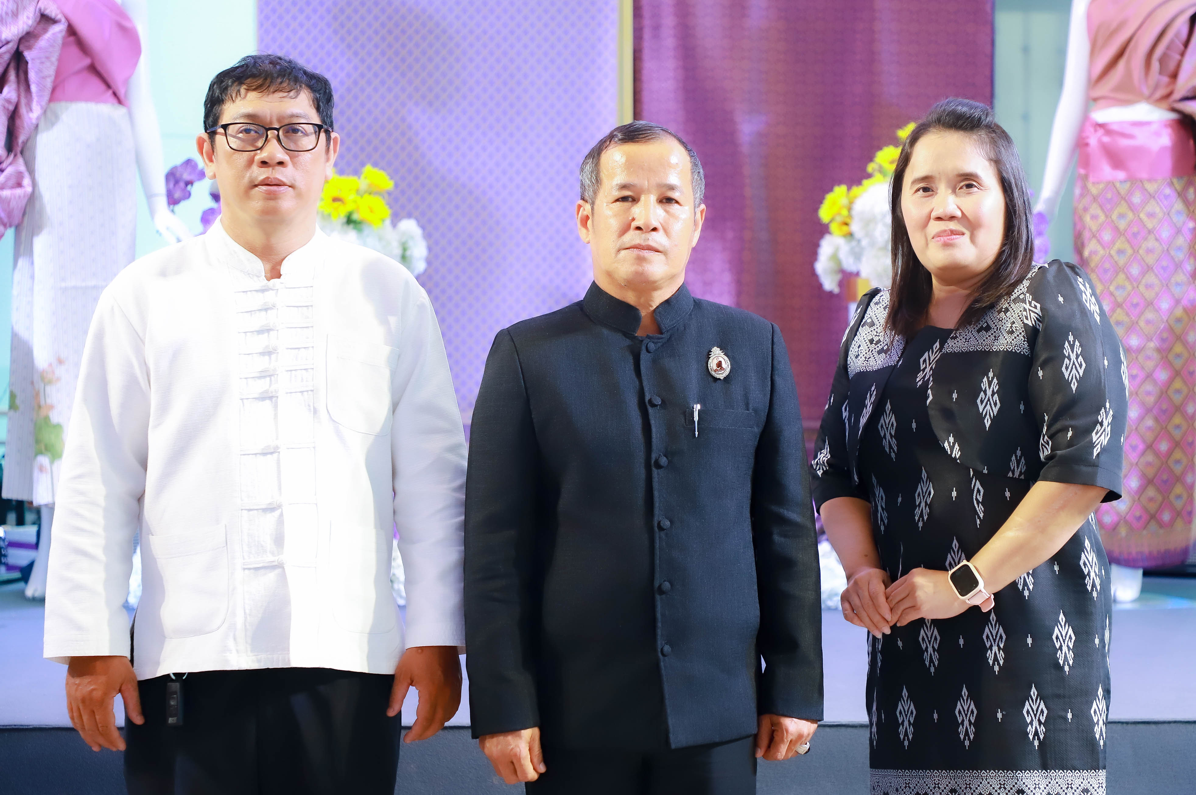 title - ผู้ตรวจราชการ ส.ป.ก. ร่วมพิธีเปิดงานหม่อนไหมสัญจร ณ กรุงเทพมหานครและจังหวัดนนทบุรี ครั้งที่ 3